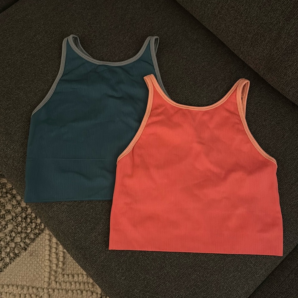 Lot of 2 activewear tops/longline sports bra